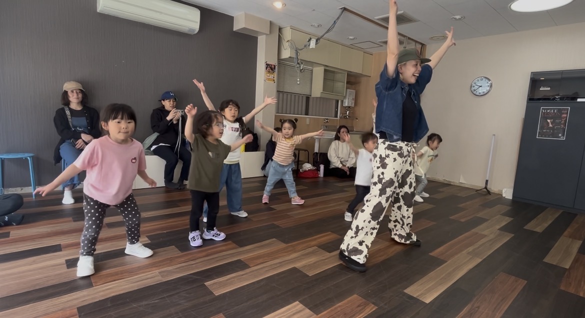 神戸・新神戸の3歳から通えるリトルキッズダンスクラス